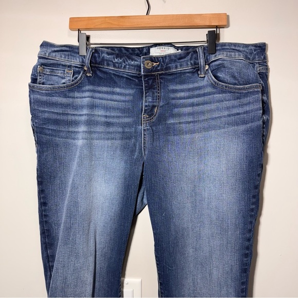Torrid Blue Straight Leg Jeans Size 22 - Picture 2 of 10